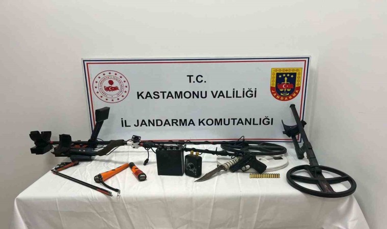 Kastamonuda kaçak define avcılarına jandarmadan baskın