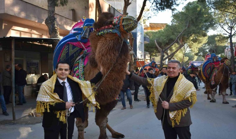 Kaymakam Özefe ve Başkan Eroldan Buharkent Deve Güreşlerine davet