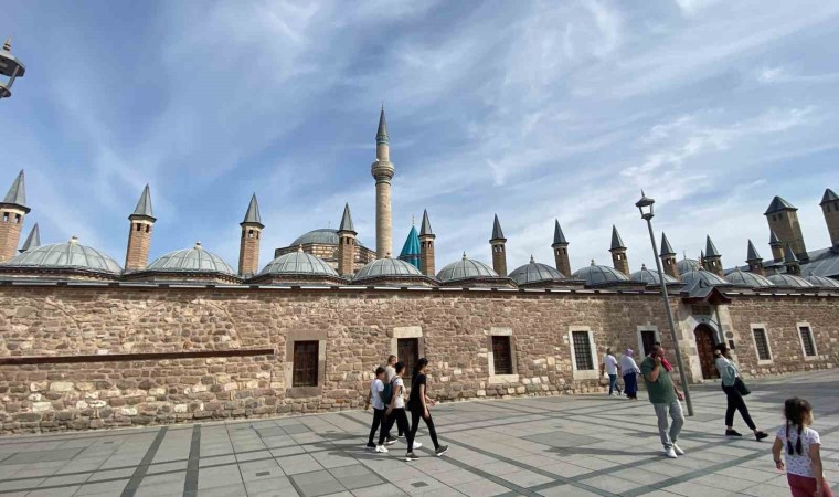 Konya Mevlana Müzesi, 2024te 2 milyon 634 bin 355 kişi tarafından ziyaret edildi