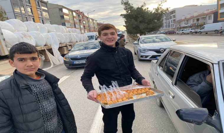 Konyada Esed rejiminin son bulması sebebiyle baklava ikramı