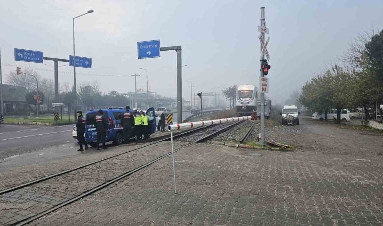 Köşkte tren kazası: 1 ağır yaralı