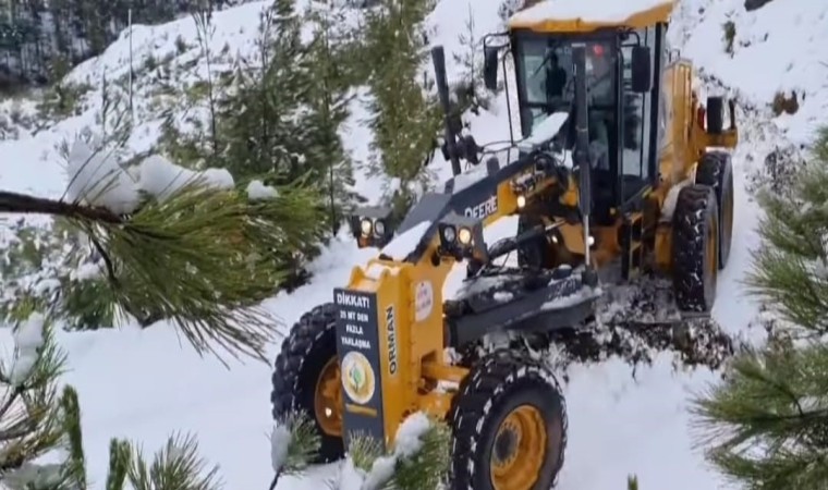 Köyceğizde karlı yollar açılıyor