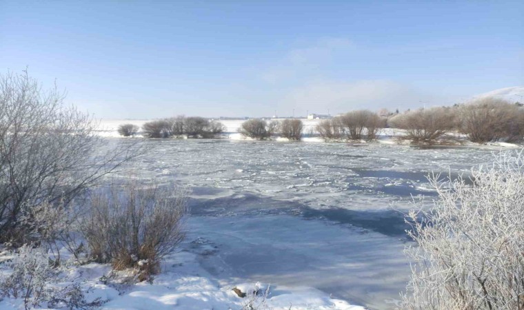 Kura Nehri dondu