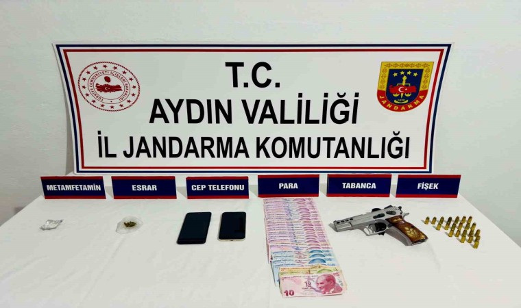 Kuşadasında ruhsatsız tabanca ve uyuşturucu ele geçirildi