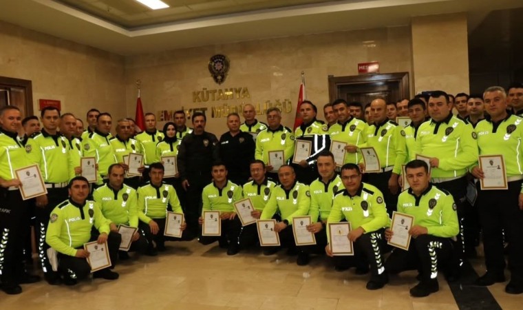 Kütahya polisine Başarı ve üstün başarı belgesi