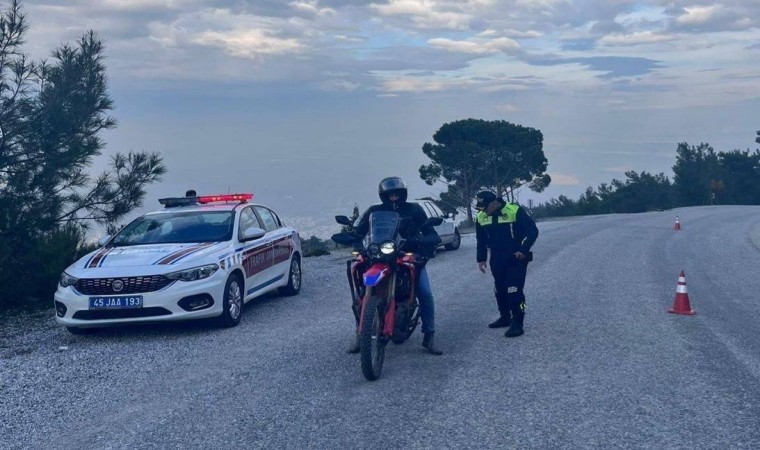 Manisada 7 motosiklet trafikten men edildi