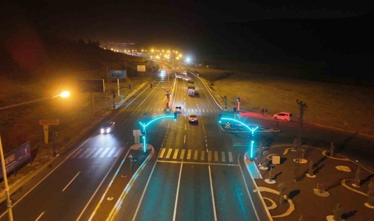 Mardin trafiğinde LED ışıklı yaya geçitleri ve dekoratif sinyalizasyon dönemi başladı