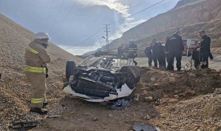 Mardinde takla atan otomobilin sürücüsü yaralandı