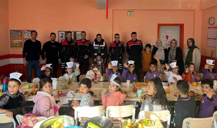 Mardinde Yerli Malı Haftasında çocuklara Togg sürprizi