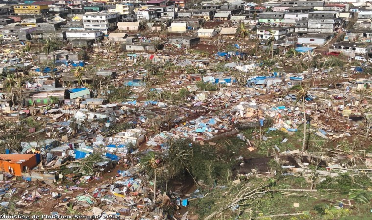 Mayotte Adasını vuran Chido Kasırgasında can kaybı 39a yükseldi