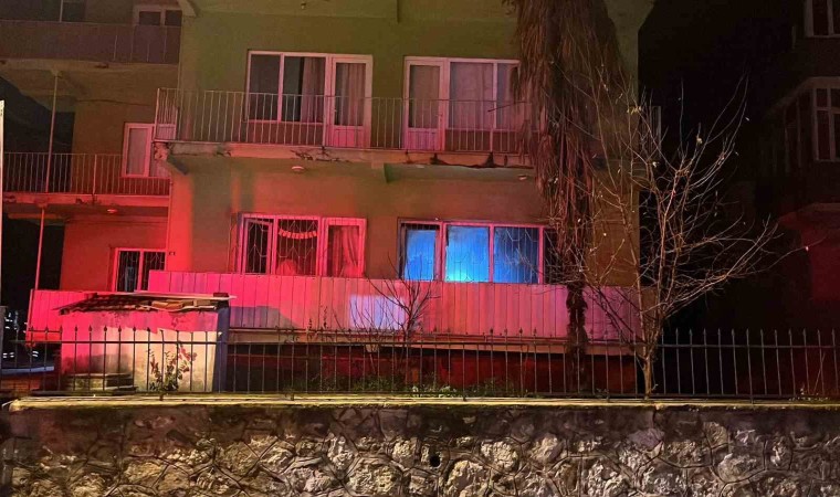 Mendil yangına sebep oldu: 1i bebek 2 kişi dumandan etkilendi