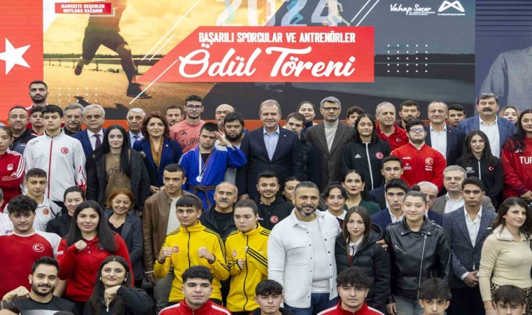 Mersinde başarılı sporcular ve antrenörler ödüllendirildi