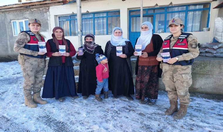 Muşta jandarmadan kadınlara güvenlik eğitimi: KADES tanıtıldı