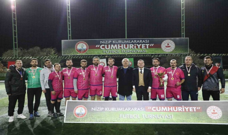 Nizipte Cumhuriyet Futbol Turnuvası tamamlandı