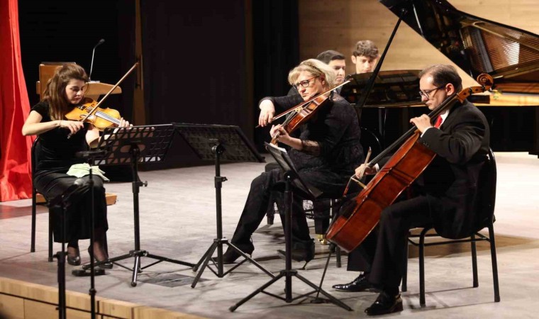 Odunpazarı Belediyesinin müzik grubu OPA QUADROdan etkileyici performans