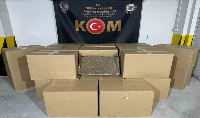 Polis tarafından 900 bin lira değerinde kaçak makaron ele geçirildi