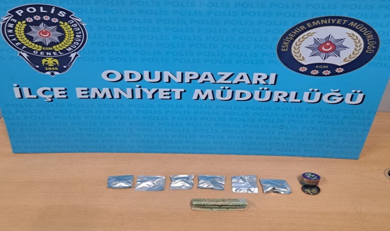 Polis ve bekçi ekiplerinin denetiminde yüzlerce kişi ve araç kontrol edildi