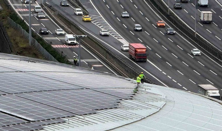 RAMS Parktaki güneş enerji panellerinin bakım çalışmaları görüntülendi