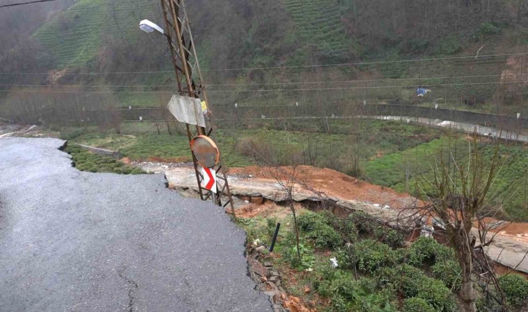 Rizede yol çöktü, 4 köye ulaşım kapandı