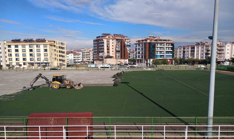 Salihlide Ali İhsan Karayiğit Stadı yenileniyor