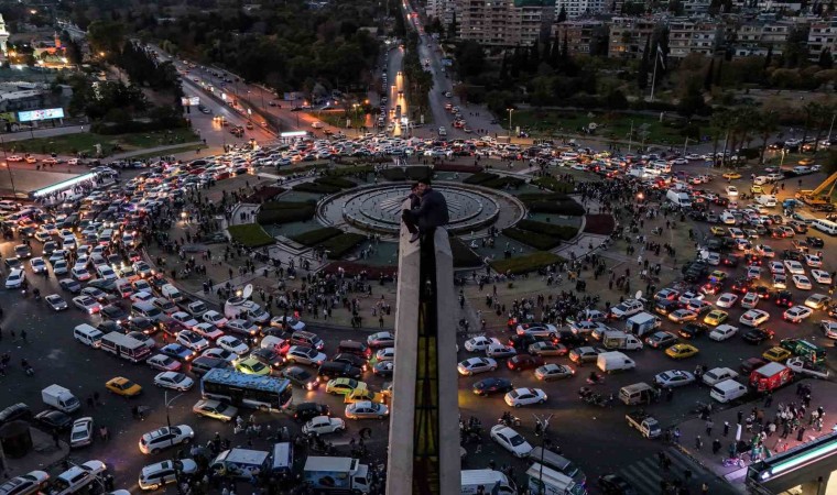 Şamda Esad rejiminin devrilmesi trombon ve trampetlerle kutlandı