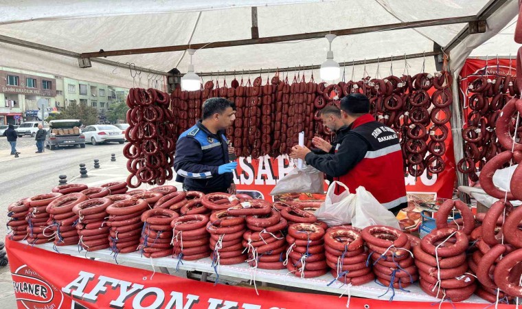 Şanlıurfada 1 ton sahte sucuk ele geçirildi