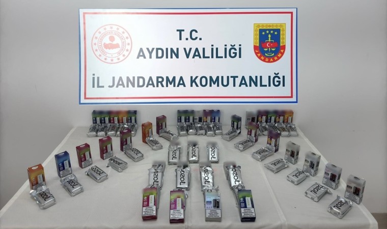 Satış yaparken jandarmaya yakalandı