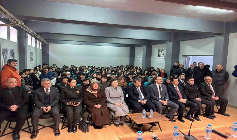 Şehit Teğmen Dağlının ismi konferans salonuna verildi