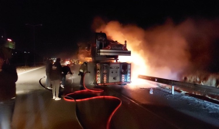 Seyir halindeki vinç alevlere teslim oldu