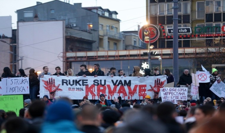 Sırbistanda tarihinin en kalabalık hükümet karşıtı protesto