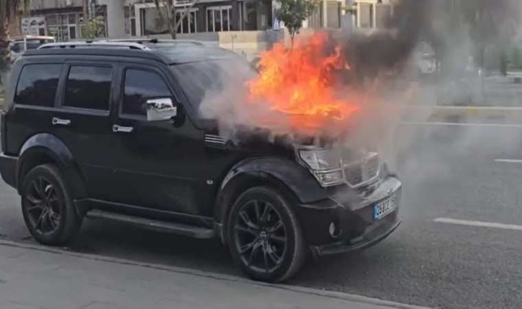 Şırnakta cip ve yolcu otobüsü alevlere teslim oldu