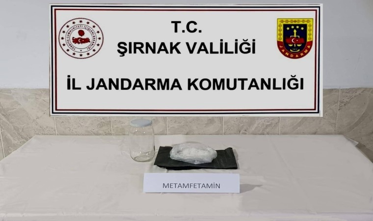 Şırnakta jandarma ekiplerinden asayiş ve kaçakçılık operasyonu