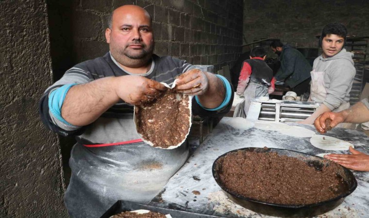 SMOdan PKK/YPGden temizlenen Tel Rıfatta zafer yemeği