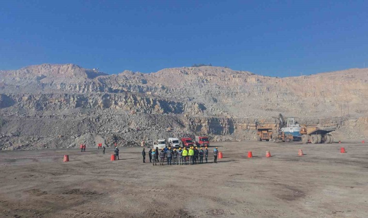 Somada maden ocağında gerçeğini aratmayan heyelan tatbikatı