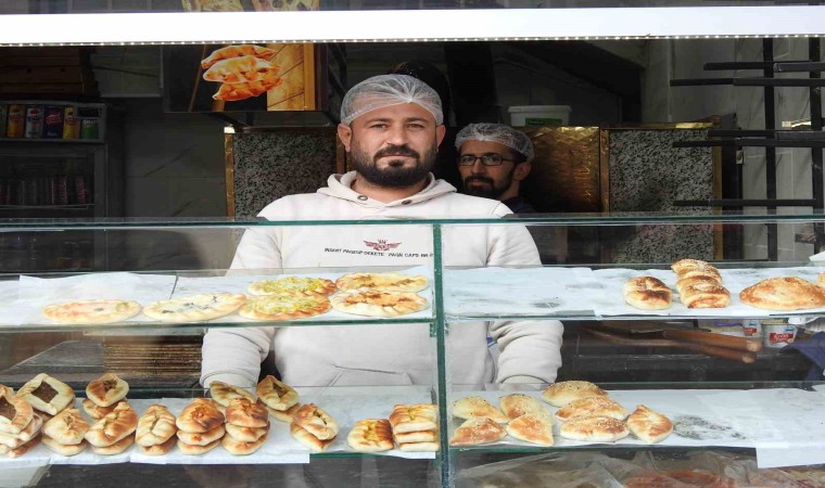 Suriyeli esnaf dönüş için kepenkleri indirmeye hazırlanıyor