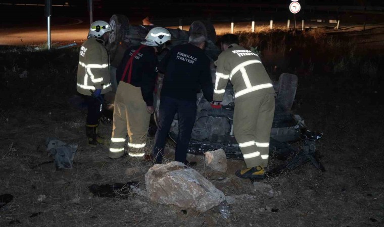 Takla atan otomobilin sürücüsü kaza sonrası ortadan kayboldu