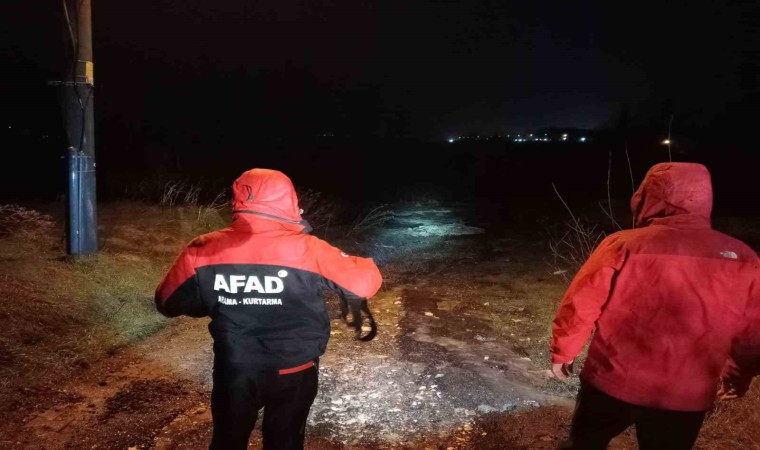 Tekirdağda aralıksız yağan sağanak ulaşımı durma noktasına getirdi