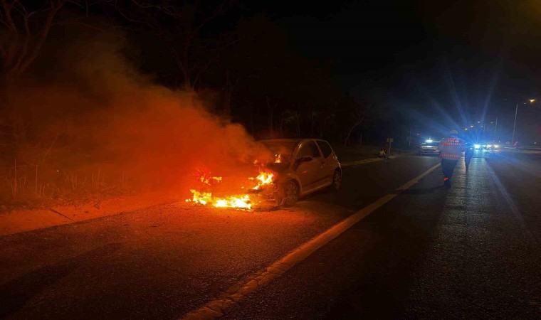 Tekirdağda İranlı kadının aracı alev topuna döndü