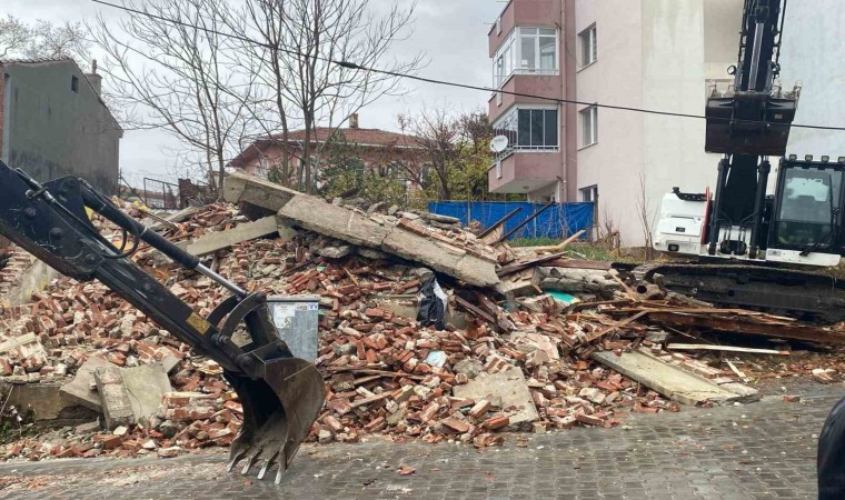 Tekirdağda metruk binaların yıkımına başladı