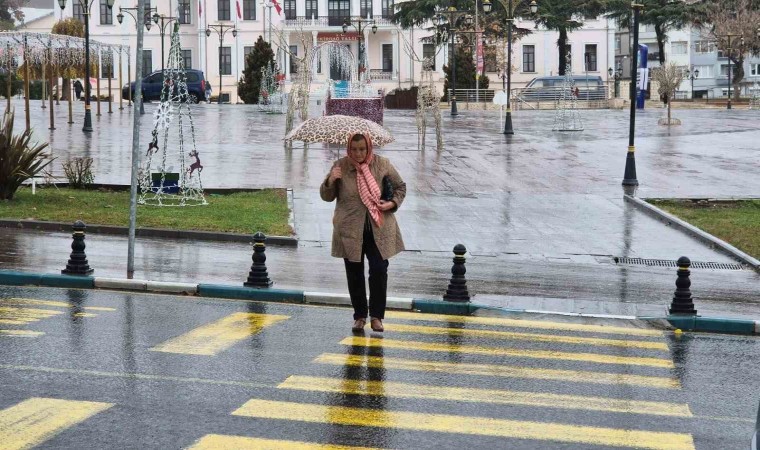 Tekirdağda sağanak yağış etkili oldu