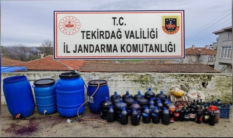 Tekirdağda yılbaşı öncesi kaçak alkol operasyonu: 2.5 ton sahte içki ele geçirildi