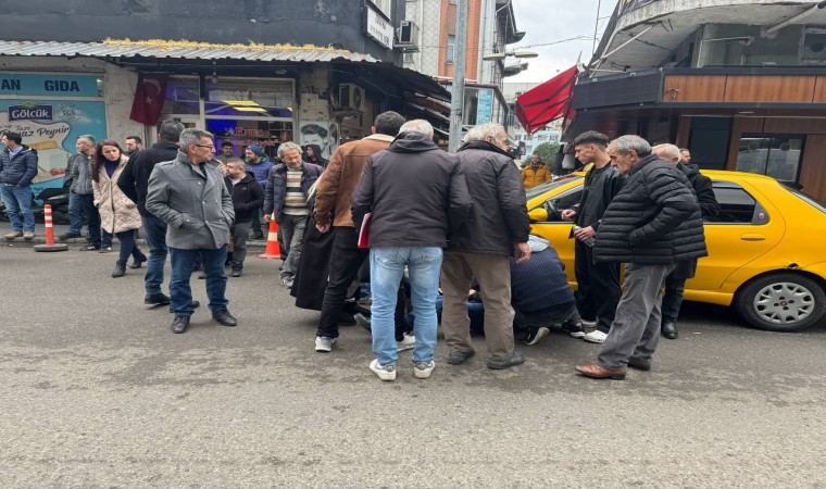 Ticari taksi yola çıkan yayaya çarptı