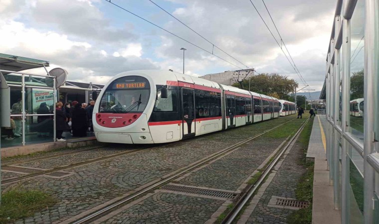 Tramvay ve otobüsler Türkiyenin yarısını taşıdı