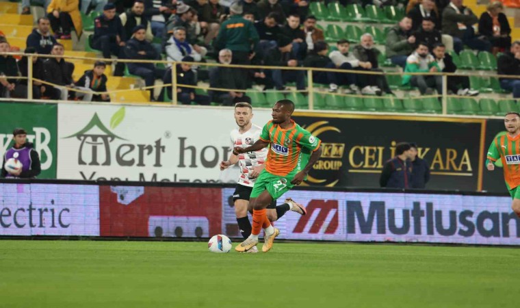 Trendyol Süper Lig: Alanyaspor: 0 - Gaziantep FK: 0 (İlk yarı)