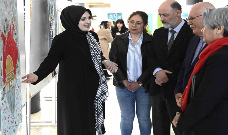 Uşak Üniversitesi öğrencileri Filistinde yaşanan katliama sanatla dikkat çekti