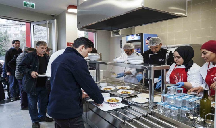 Üsküdar Belediyesinin ikinci “Kent Lokantası” Burhaniyede hizmet vermeye başladı