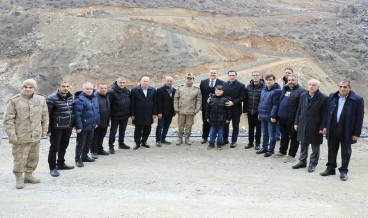 Vali Karakaya Mutkide yol çalışmalarını inceledi