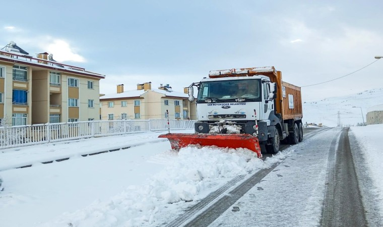 Vanda 131 yerleşim yerinin yolu ulaşıma kapandı