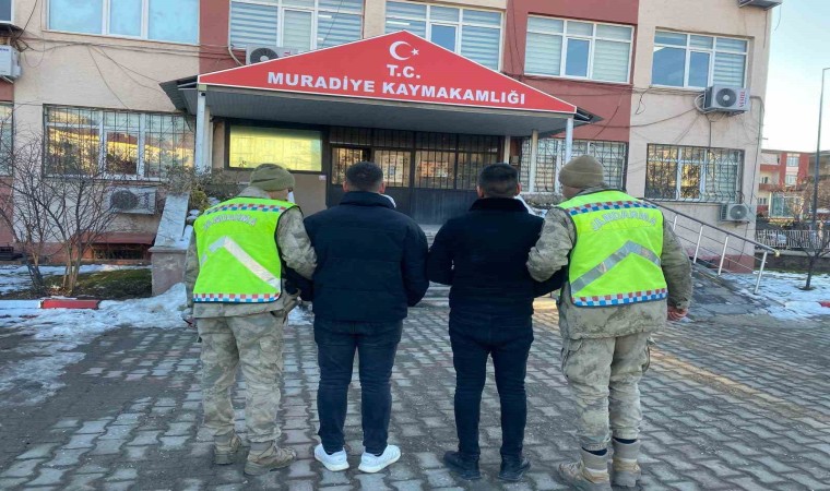 Vanda 5 düzensiz göçmen ile 2 organizatör yakalandı