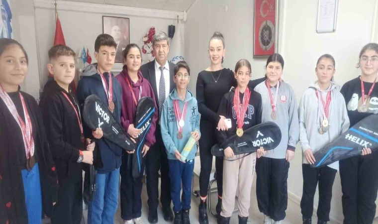 Yılmaz badmintoncuları sevindirdi